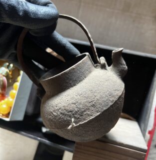 古い鉄瓶の買取